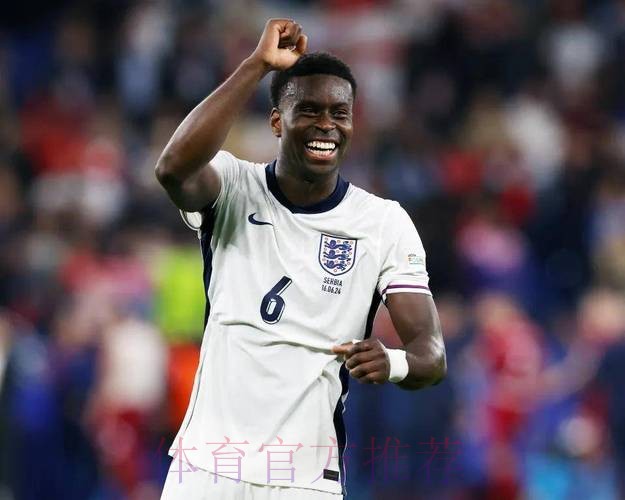 与皇马抢人！巴萨盯上英超25岁铁卫：身价5500万 明年0元购